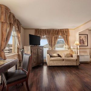 One-Bedroom King Suite Non-Smoking